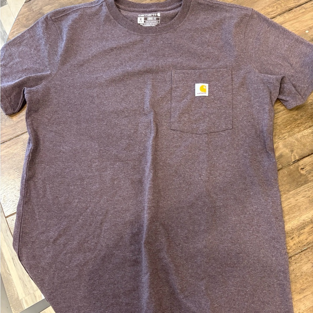 Carhartt Women’s Purple Pocket T-Shirt. Size Medium (8-10). Like New.